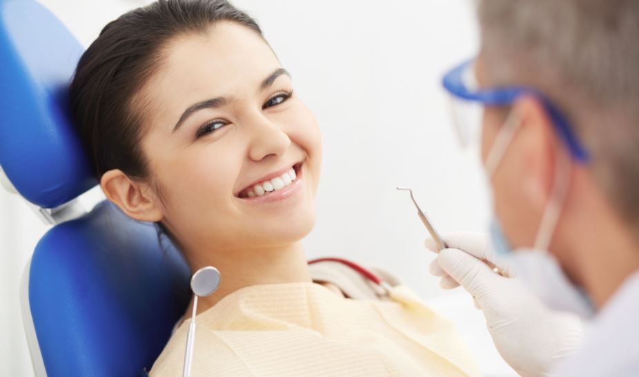 salud dental en jovenes y adolescentes clinica dental badalona