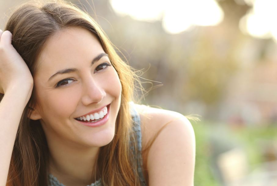 beneficios de sonreir clinica dental badalona