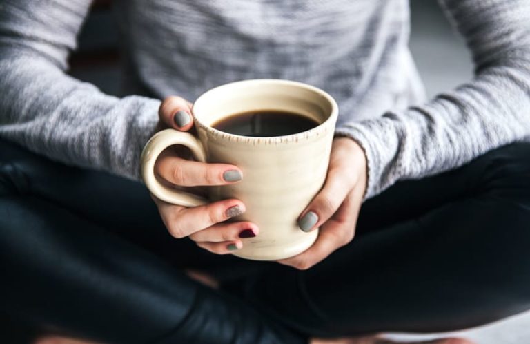 ¿Cómo afecta el consumo de café a nuestros dientes?
