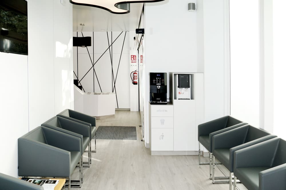 sala espera clinica dental barcelona rob